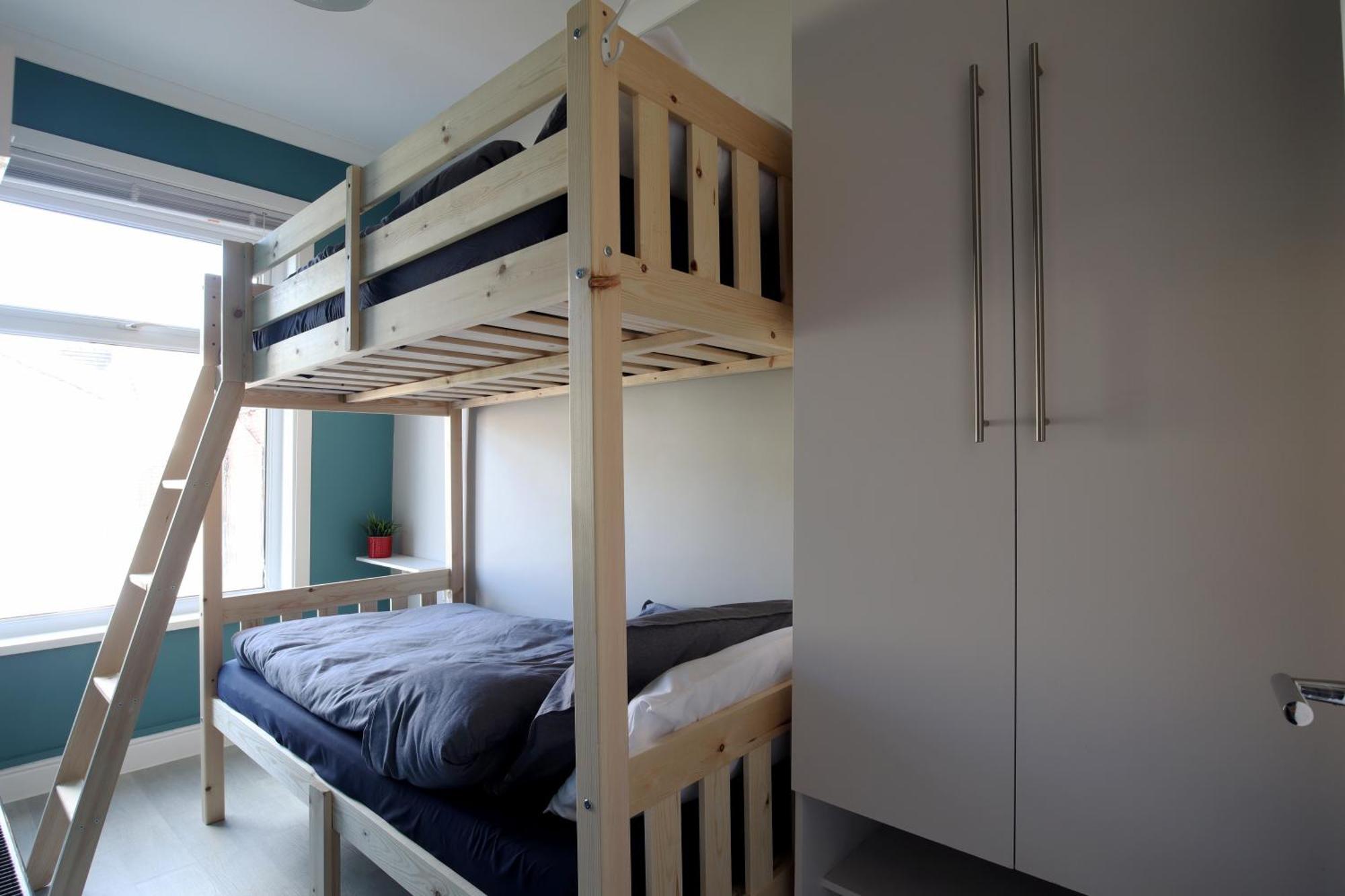 2-Bedroom, Free Parking, High Speed Wi-Fi, Swinton Манчестер Экстерьер фото